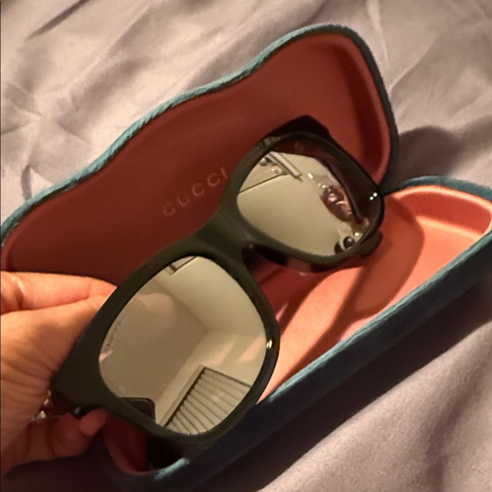 Gucci black sunglasses